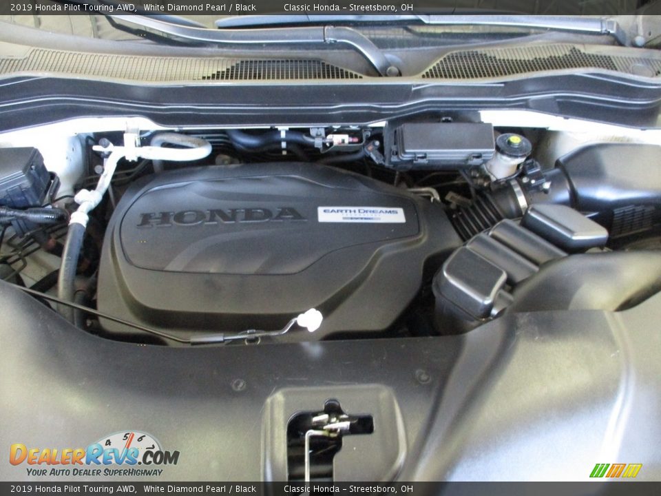2019 Honda Pilot Touring AWD White Diamond Pearl / Black Photo #17