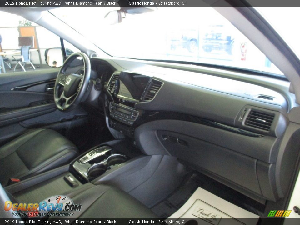2019 Honda Pilot Touring AWD White Diamond Pearl / Black Photo #21
