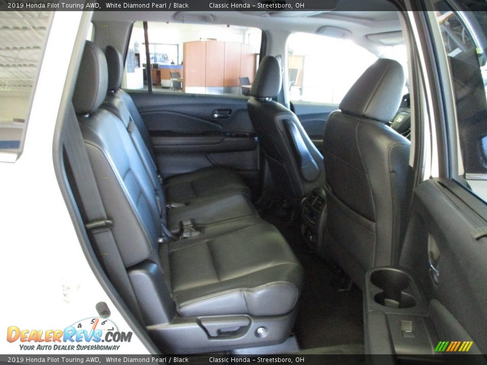 2019 Honda Pilot Touring AWD White Diamond Pearl / Black Photo #23