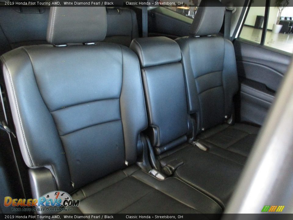 2019 Honda Pilot Touring AWD White Diamond Pearl / Black Photo #24
