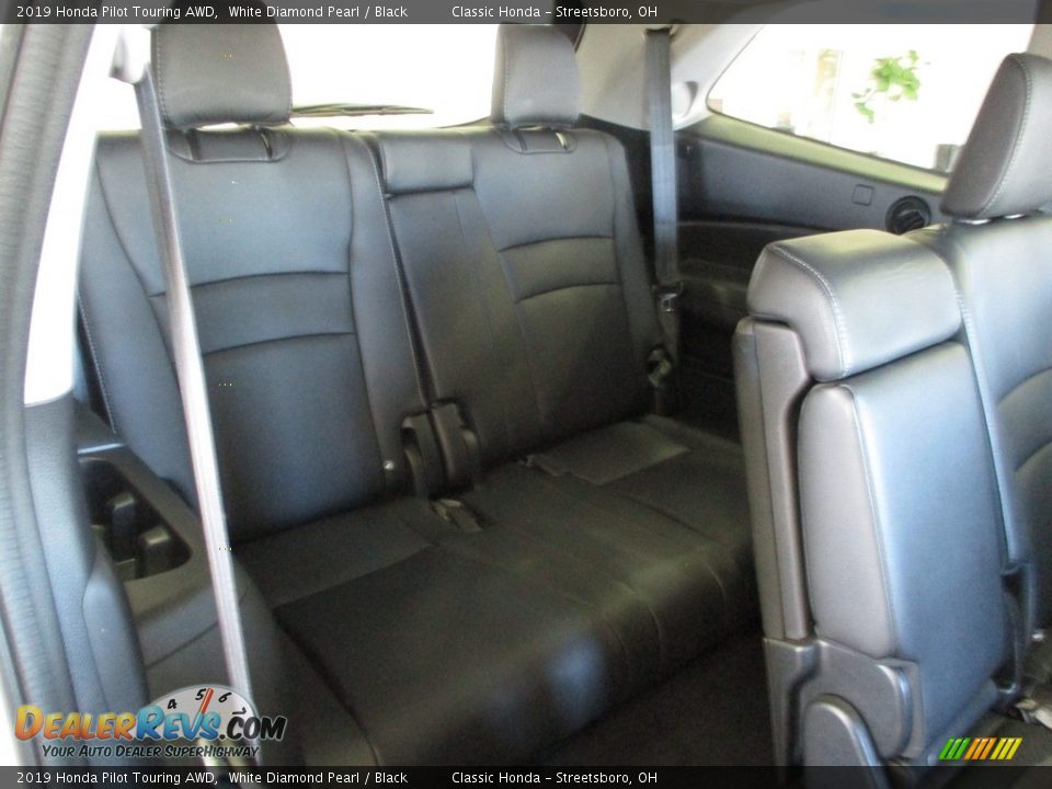 2019 Honda Pilot Touring AWD White Diamond Pearl / Black Photo #25