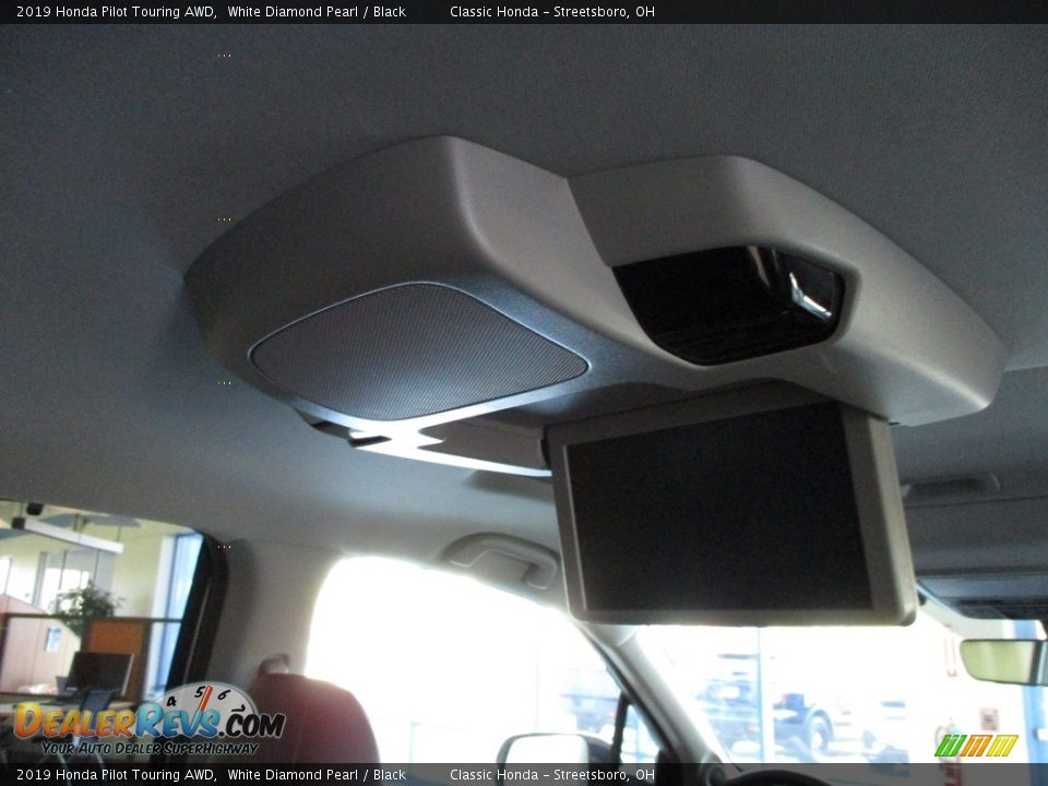 2019 Honda Pilot Touring AWD White Diamond Pearl / Black Photo #26