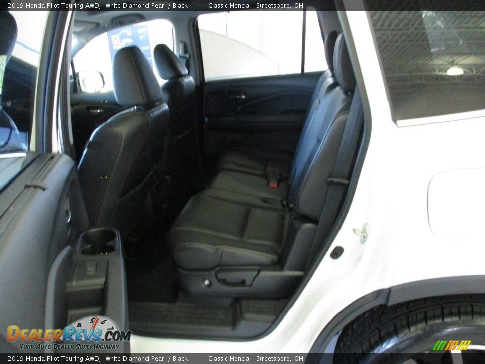 2019 Honda Pilot Touring AWD White Diamond Pearl / Black Photo #29