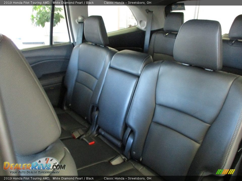 2019 Honda Pilot Touring AWD White Diamond Pearl / Black Photo #30