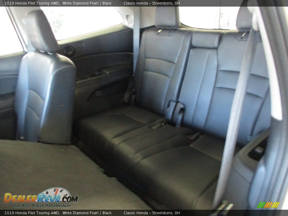 2019 Honda Pilot Touring AWD White Diamond Pearl / Black Photo #31