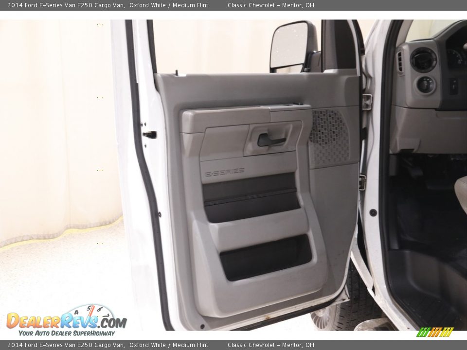 2014 Ford E-Series Van E250 Cargo Van Oxford White / Medium Flint Photo #4