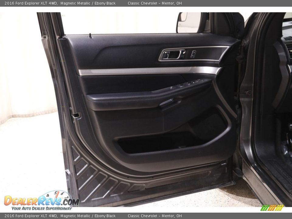2016 Ford Explorer XLT 4WD Magnetic Metallic / Ebony Black Photo #4