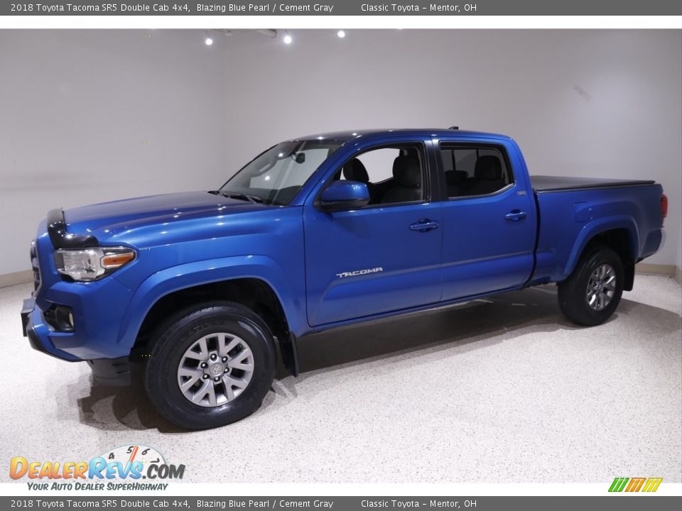2018 Toyota Tacoma SR5 Double Cab 4x4 Blazing Blue Pearl / Cement Gray Photo #3