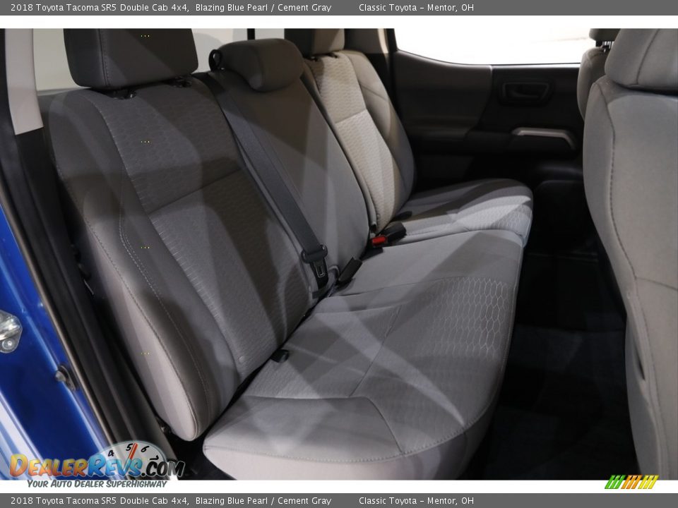 2018 Toyota Tacoma SR5 Double Cab 4x4 Blazing Blue Pearl / Cement Gray Photo #16