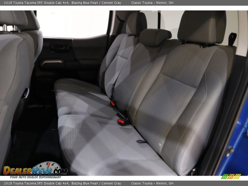 2018 Toyota Tacoma SR5 Double Cab 4x4 Blazing Blue Pearl / Cement Gray Photo #17