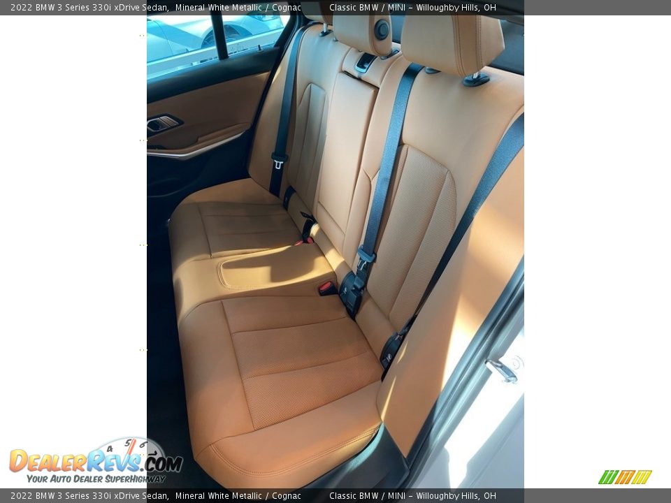2022 BMW 3 Series 330i xDrive Sedan Mineral White Metallic / Cognac Photo #5