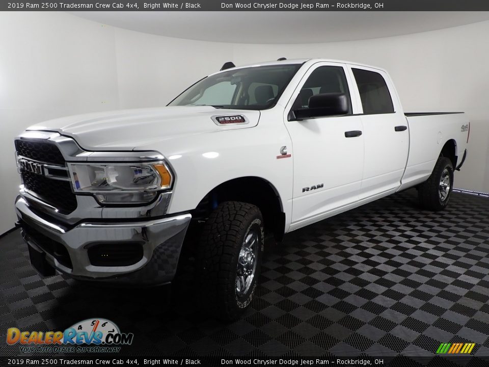 2019 Ram 2500 Tradesman Crew Cab 4x4 Bright White / Black Photo #10