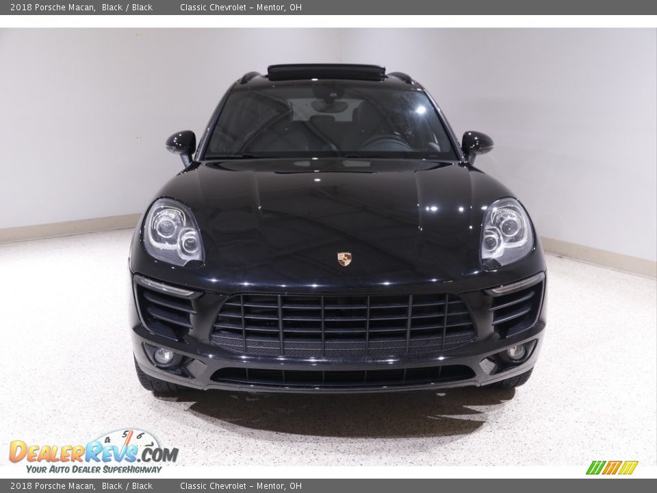 2018 Porsche Macan Black / Black Photo #2