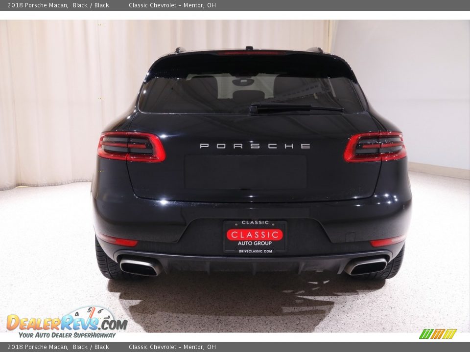 2018 Porsche Macan Black / Black Photo #20