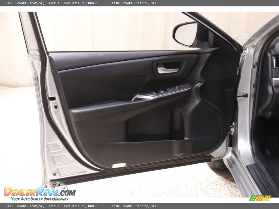 2015 Toyota Camry SE Celestial Silver Metallic / Black Photo #4