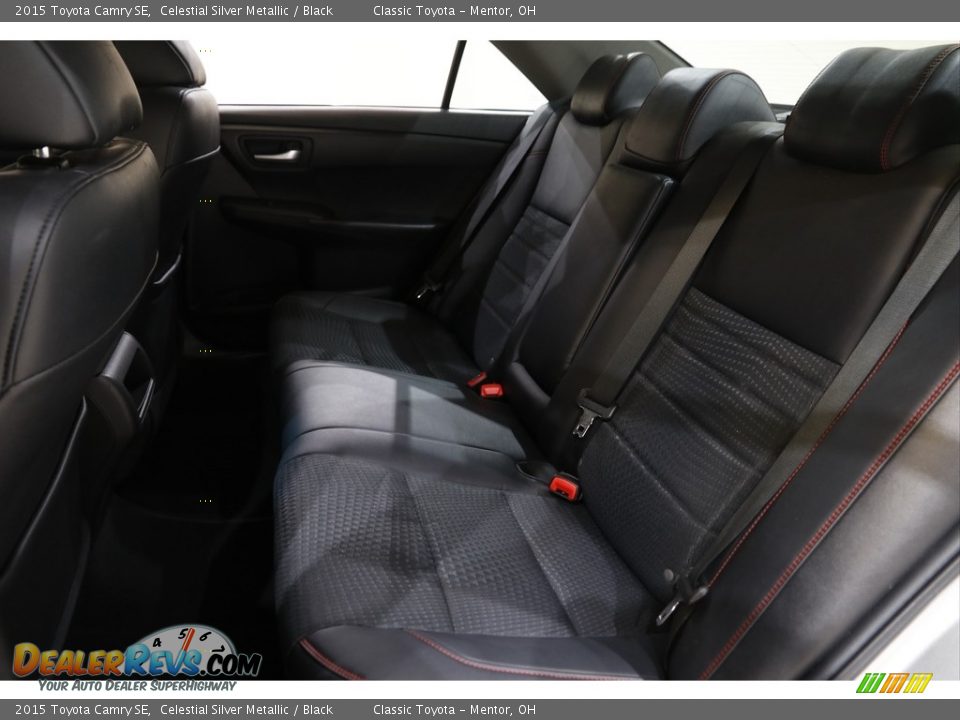 2015 Toyota Camry SE Celestial Silver Metallic / Black Photo #17