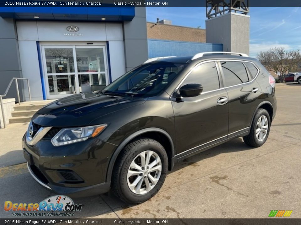 2016 Nissan Rogue SV AWD Gun Metallic / Charcoal Photo #1