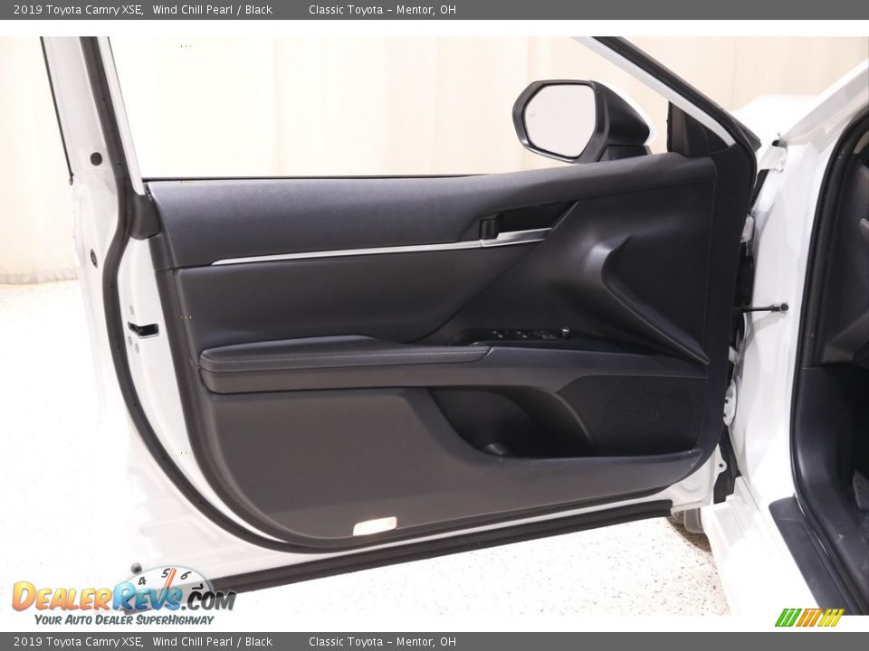 2019 Toyota Camry XSE Wind Chill Pearl / Black Photo #4