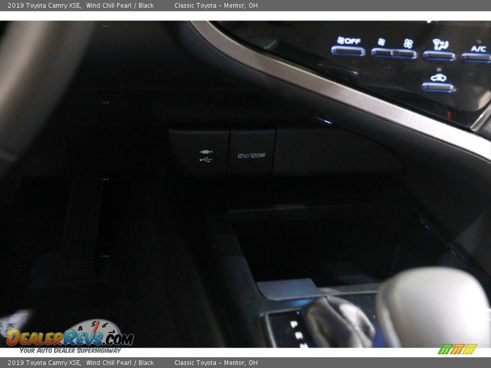 2019 Toyota Camry XSE Wind Chill Pearl / Black Photo #12