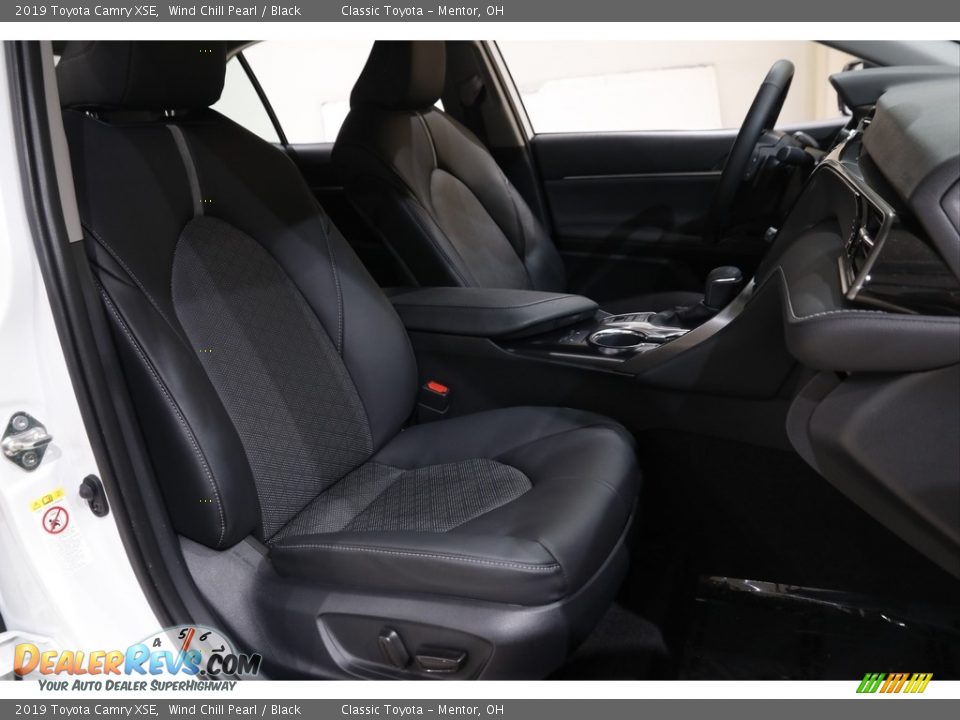 2019 Toyota Camry XSE Wind Chill Pearl / Black Photo #14