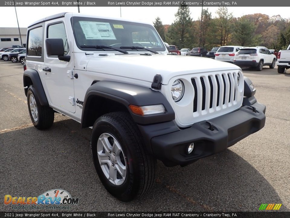 Front 3/4 View of 2021 Jeep Wrangler Sport 4x4 Photo #3