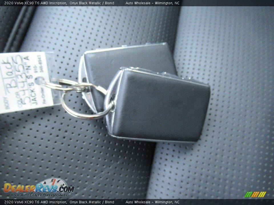 2020 Volvo XC90 T6 AWD Inscription Onyx Black Metallic / Blond Photo #20