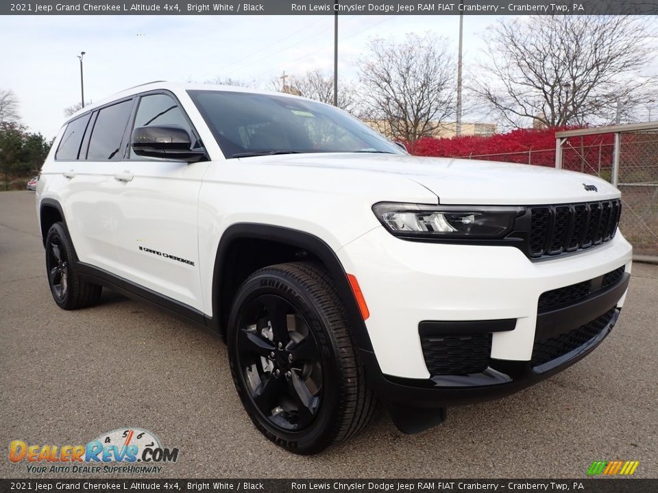 Front 3/4 View of 2021 Jeep Grand Cherokee L Altitude 4x4 Photo #3