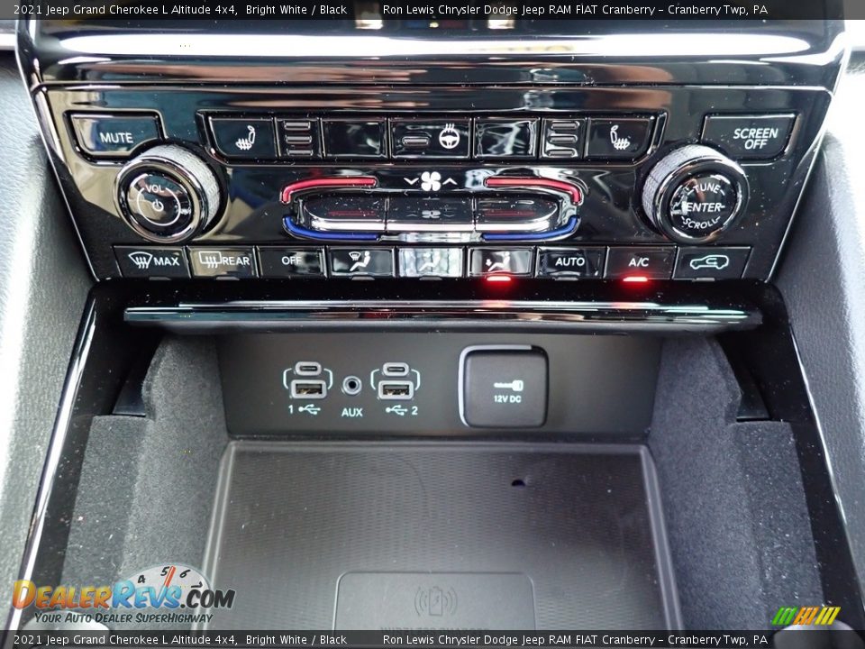 Controls of 2021 Jeep Grand Cherokee L Altitude 4x4 Photo #19