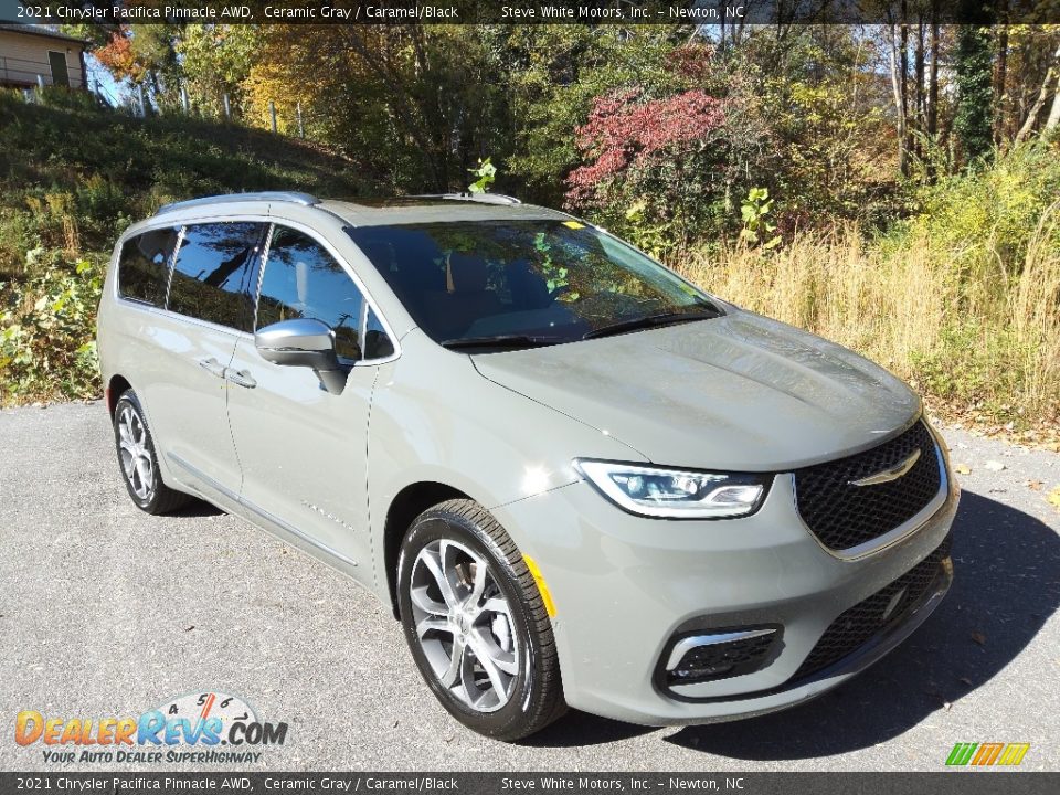 Front 3/4 View of 2021 Chrysler Pacifica Pinnacle AWD Photo #5