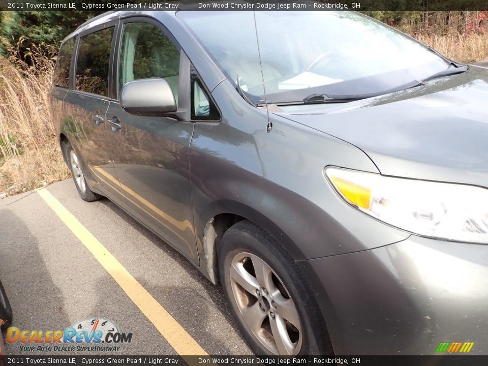 2011 Toyota Sienna LE Cypress Green Pearl / Light Gray Photo #3