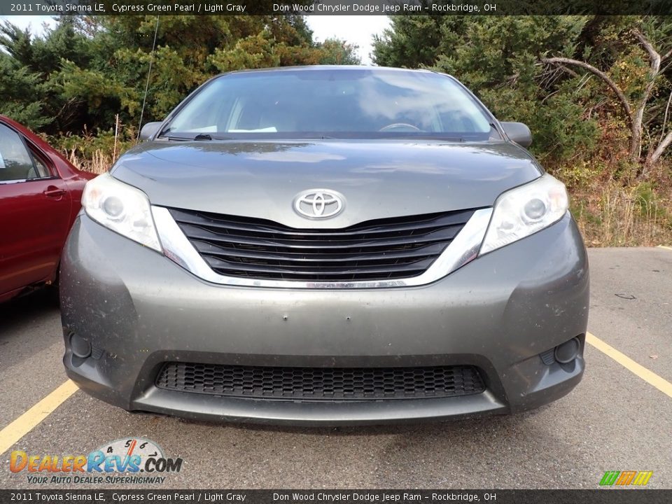 2011 Toyota Sienna LE Cypress Green Pearl / Light Gray Photo #10