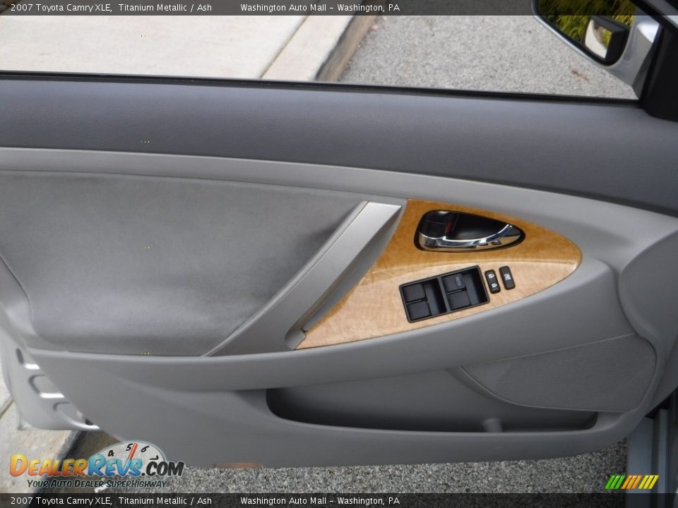 2007 Toyota Camry XLE Titanium Metallic / Ash Photo #18