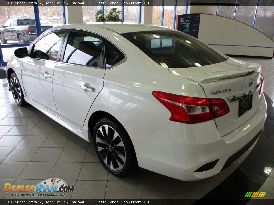 2016 Nissan Sentra SV Aspen White / Charcoal Photo #9