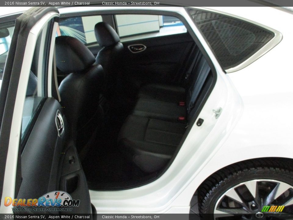 2016 Nissan Sentra SV Aspen White / Charcoal Photo #23