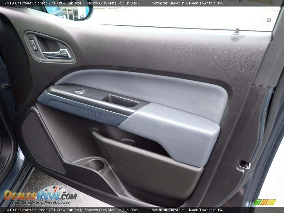 Door Panel of 2019 Chevrolet Colorado Z71 Crew Cab 4x4 Photo #17