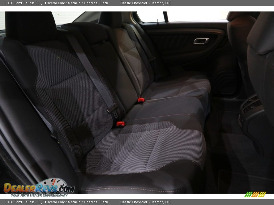 2010 Ford Taurus SEL Tuxedo Black Metallic / Charcoal Black Photo #16