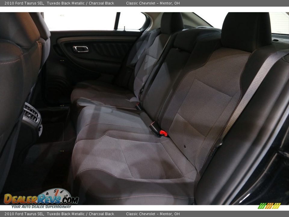 2010 Ford Taurus SEL Tuxedo Black Metallic / Charcoal Black Photo #17