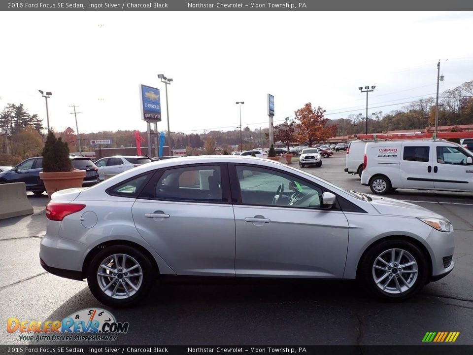 2016 Ford Focus SE Sedan Ingot Silver / Charcoal Black Photo #10