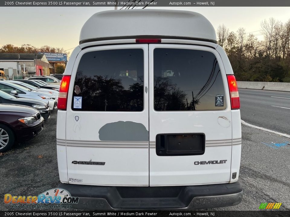 2005 Chevrolet Express 3500 LS Passenger Van Summit White / Medium Dark Pewter Photo #4