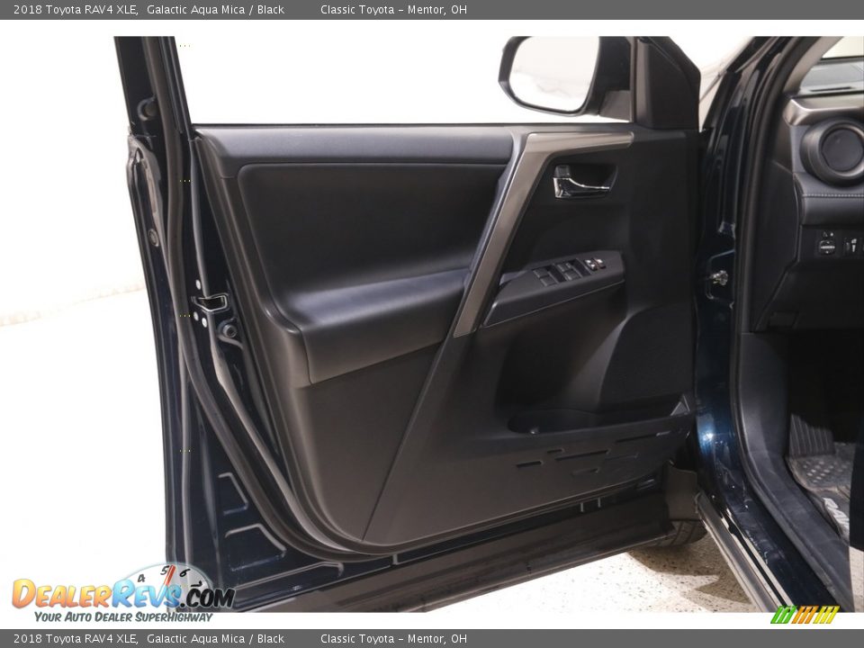 2018 Toyota RAV4 XLE Galactic Aqua Mica / Black Photo #4