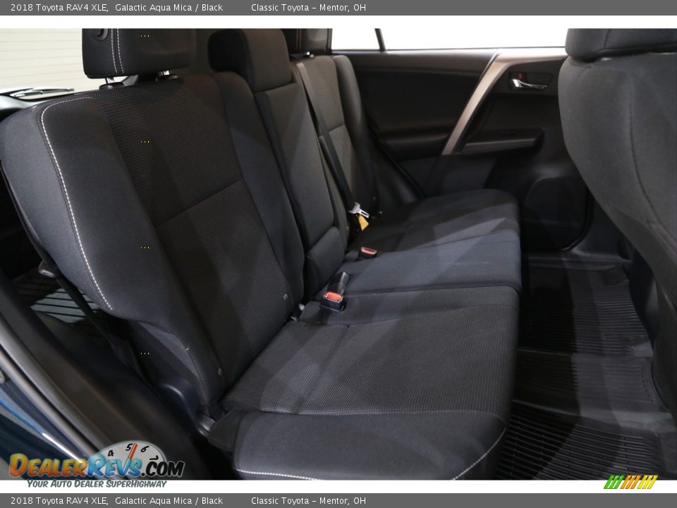2018 Toyota RAV4 XLE Galactic Aqua Mica / Black Photo #15