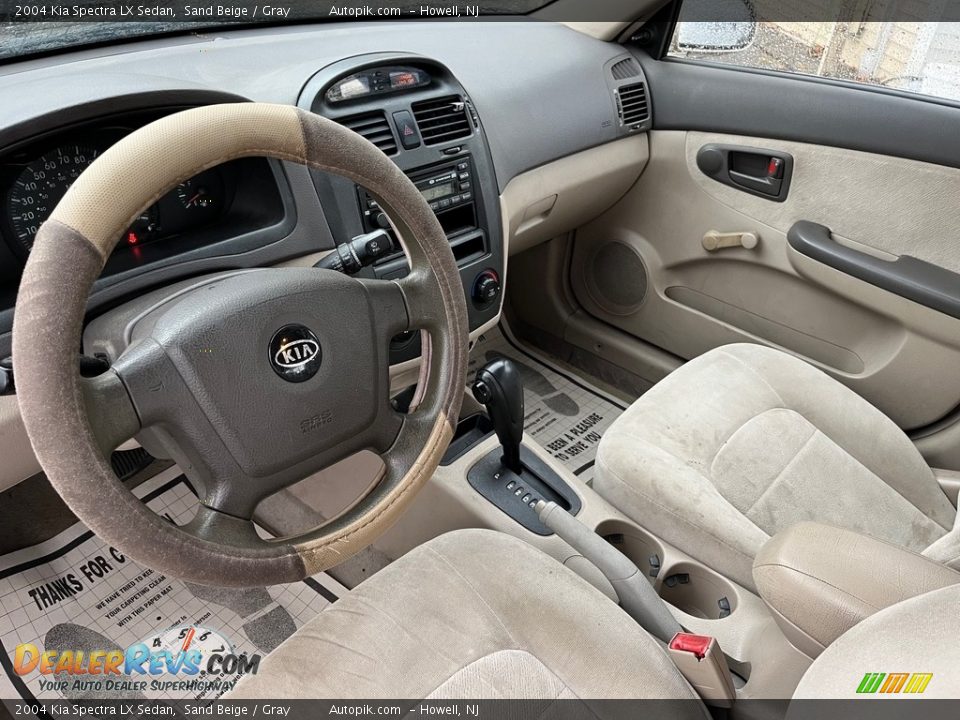 2004 Kia Spectra LX Sedan Sand Beige / Gray Photo #15