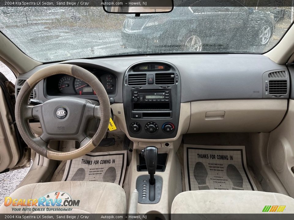 2004 Kia Spectra LX Sedan Sand Beige / Gray Photo #16