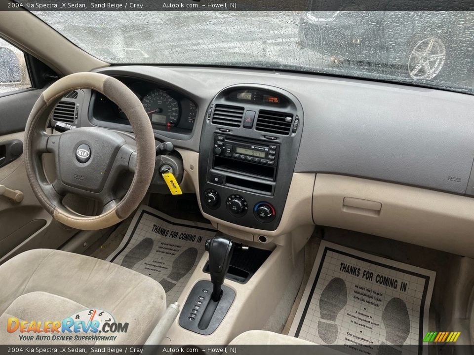 2004 Kia Spectra LX Sedan Sand Beige / Gray Photo #19