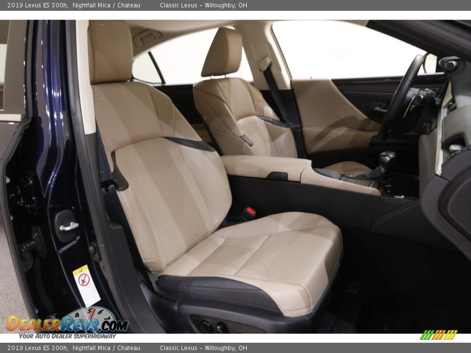 Front Seat of 2019 Lexus ES 300h Photo #19