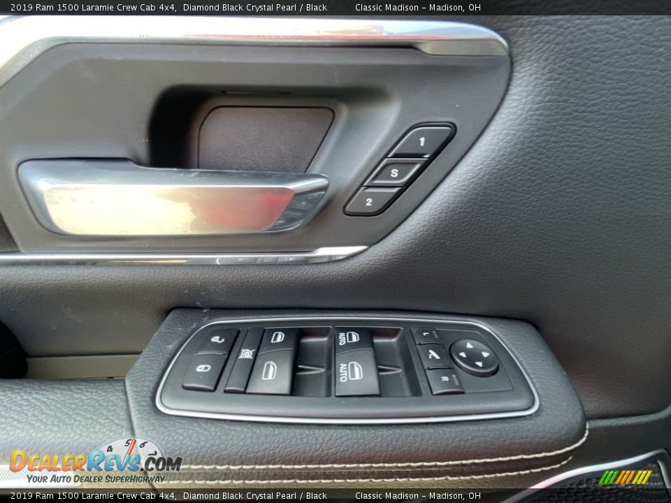 2019 Ram 1500 Laramie Crew Cab 4x4 Diamond Black Crystal Pearl / Black Photo #9