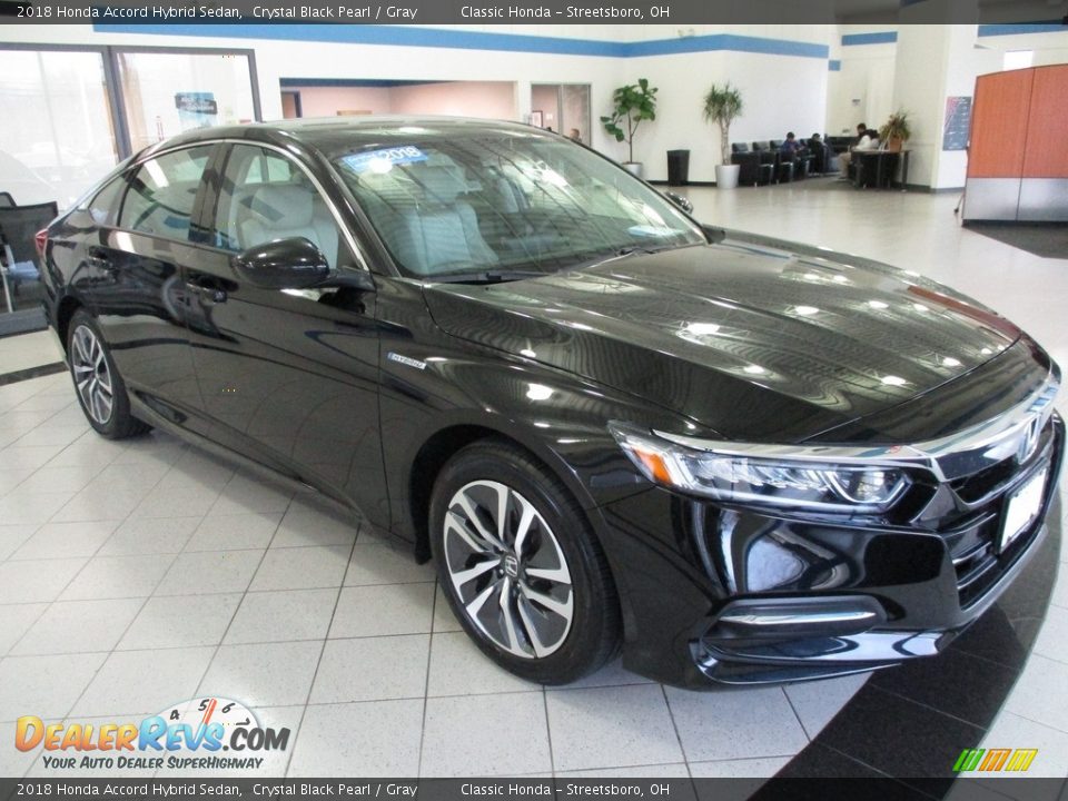 Front 3/4 View of 2018 Honda Accord Hybrid Sedan Photo #3