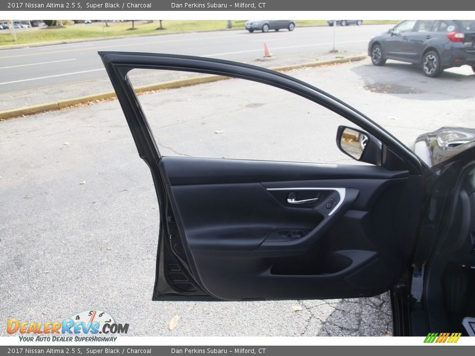 2017 Nissan Altima 2.5 S Super Black / Charcoal Photo #9