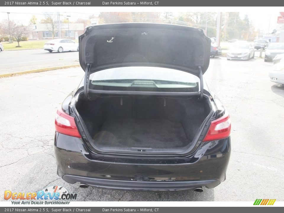 2017 Nissan Altima 2.5 S Super Black / Charcoal Photo #13