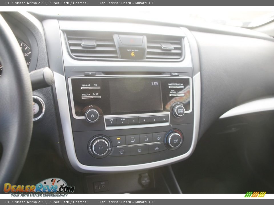 2017 Nissan Altima 2.5 S Super Black / Charcoal Photo #18